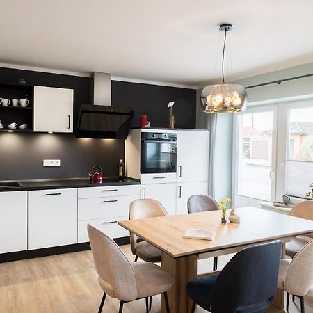 Villa Am Esch Wiefelstede Exteriör bild